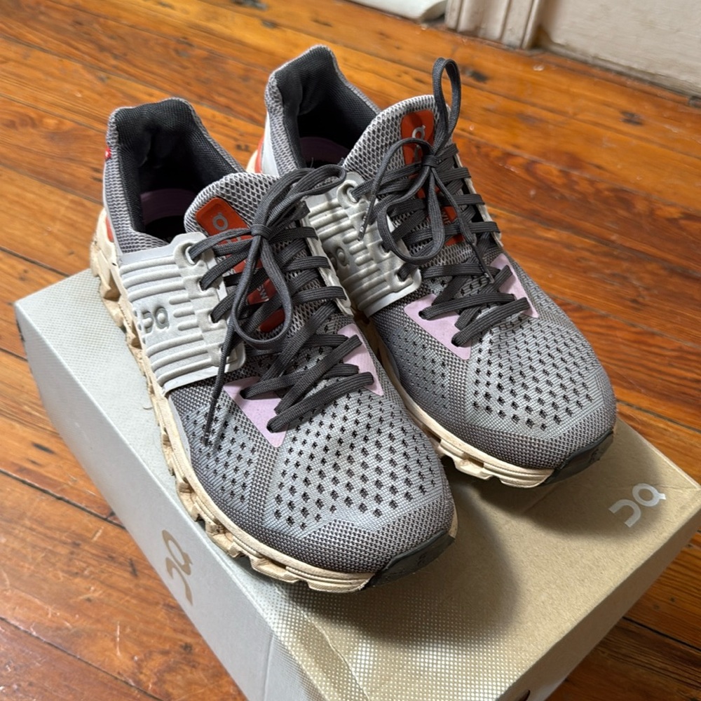 On Cloud Cloudswift sneakers